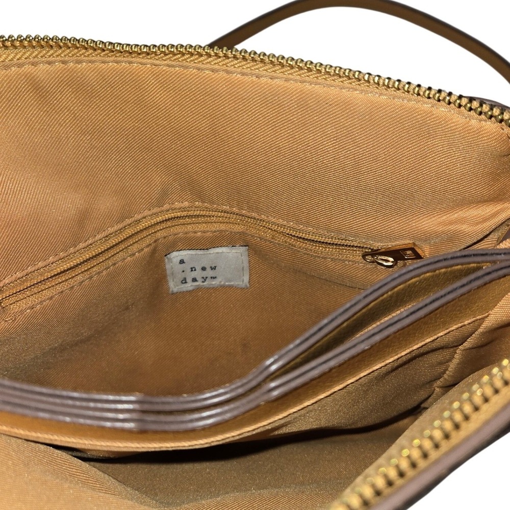 A New Day Tan Faux Leather Crossbody Bag Small Zip Organizer Camel - Picture 8 of 11